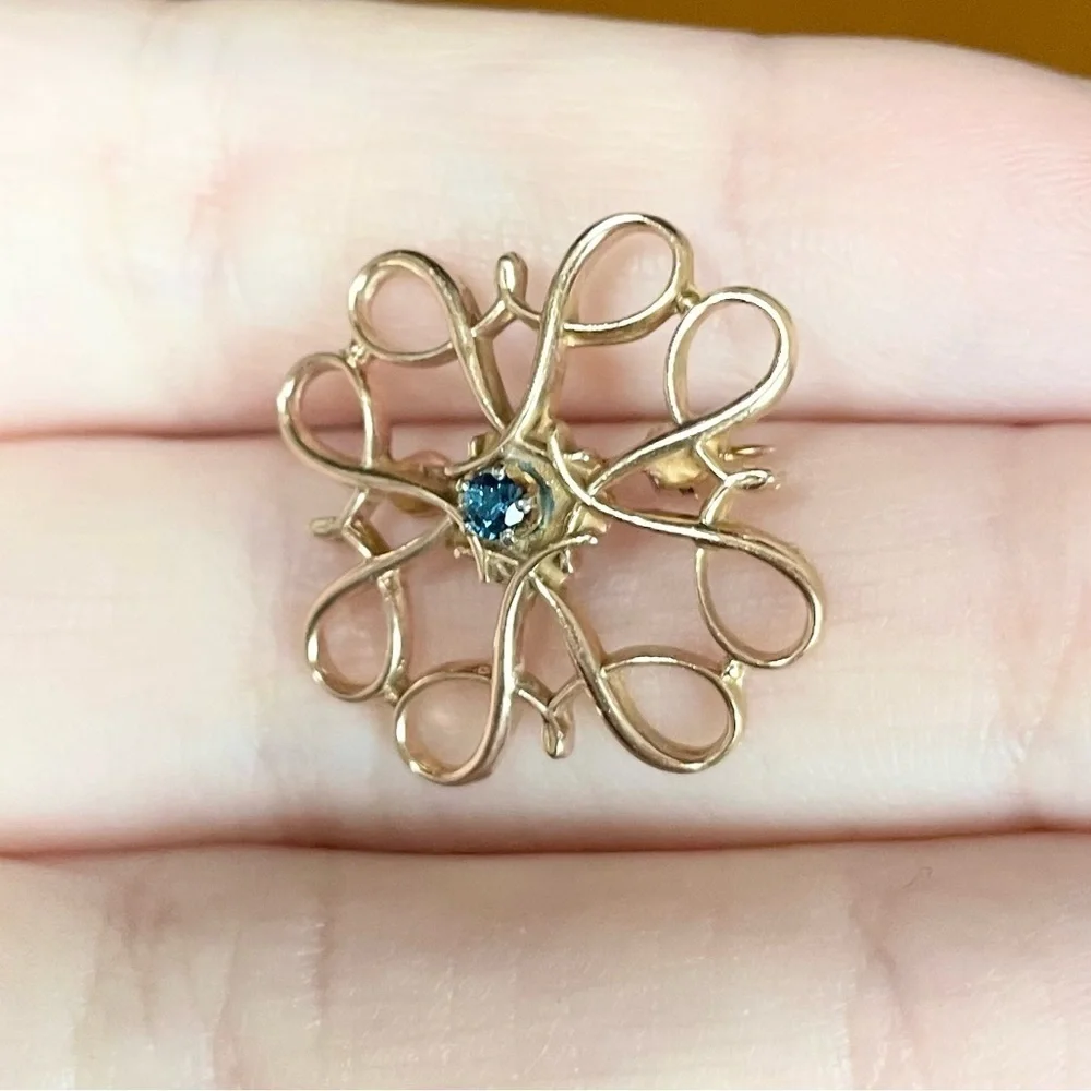 10k vintage Avon Lab Created Sapphire September blue birthday yellow gold brooch - Picture 3 of 10